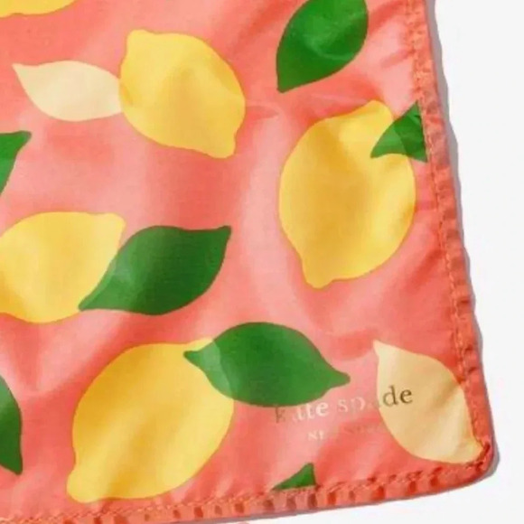 KATE SPADE new york picnic sheet, lemons, 100% polyester, 60”x54” NWT - Picture 4 of 15